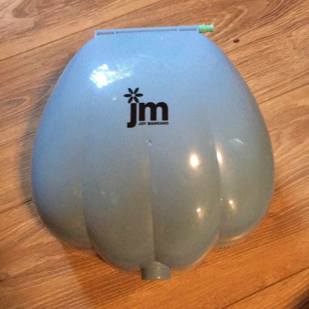Nail polish holder